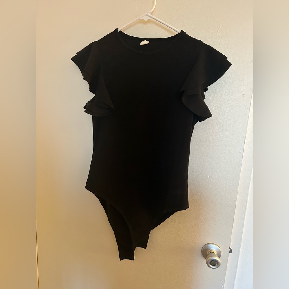Black flutter sleeve body suit